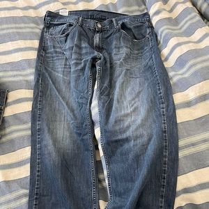 Levi’s straight/relaxed jeans